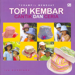Terampil Membuat Topi Kembar Cantik dan Ceria